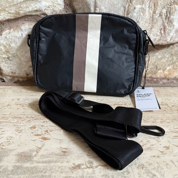 Aloha Collection Handbags - NWT Aloha Collection Le Tour in color way La Voyageur